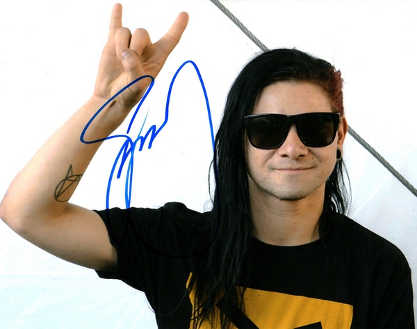 DJ Skrillex Sonny Moore Signed 8x10 Photo