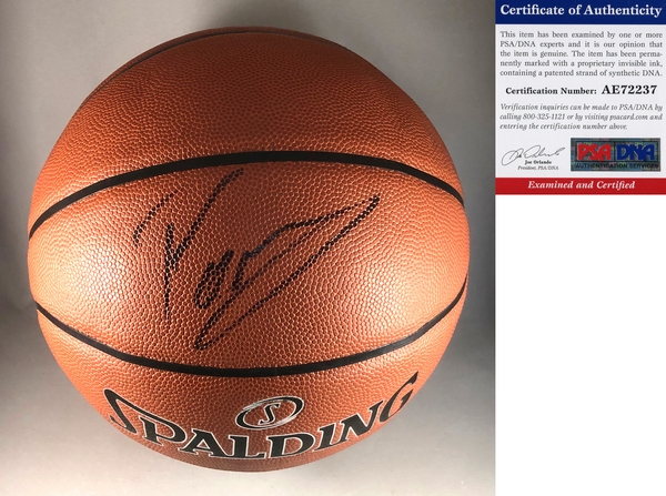 Dallas Mavericks Kristaps Porzingis Signed Basketball PSA/DNA