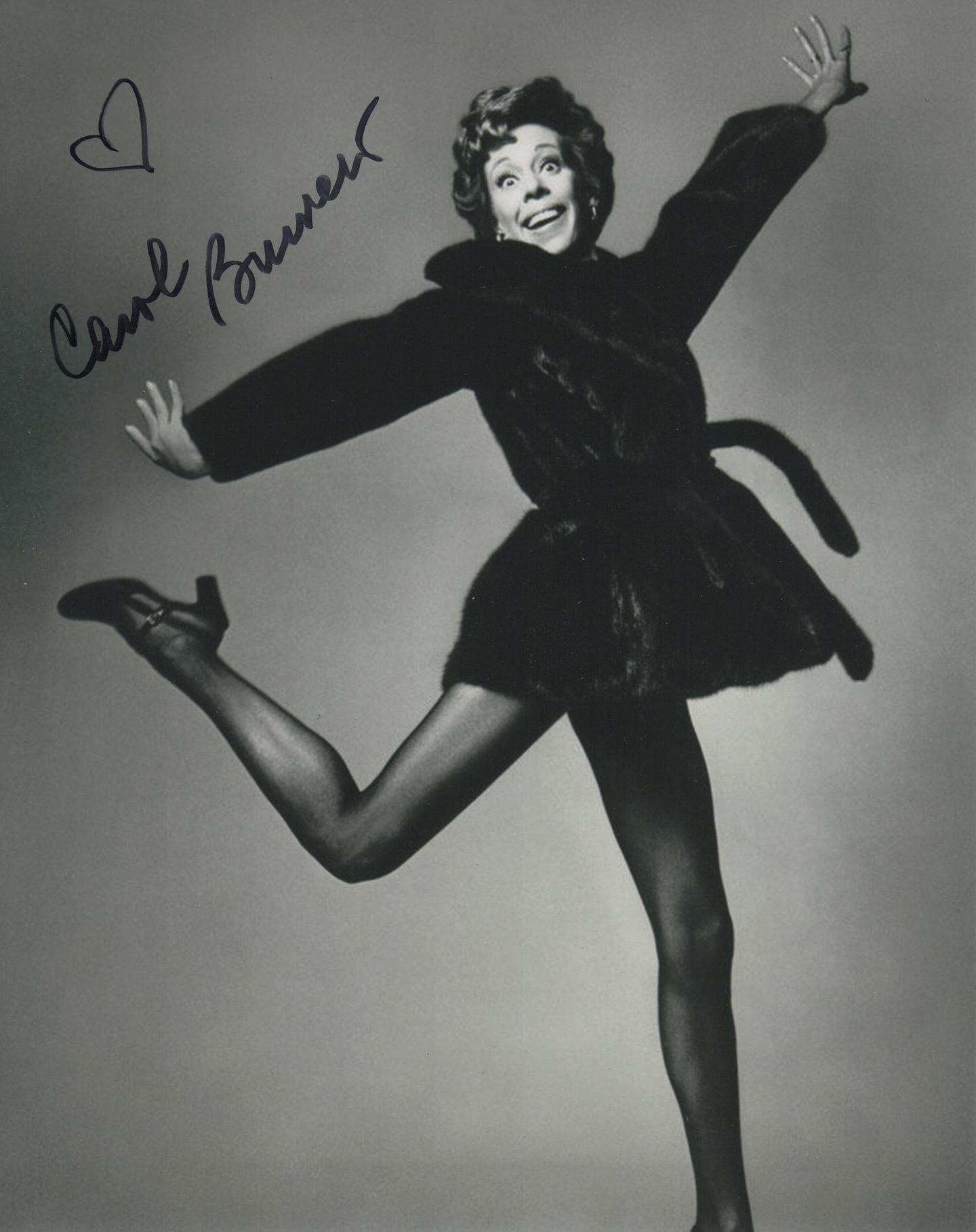 Carol Burnett Signed 8x10 Photo 4