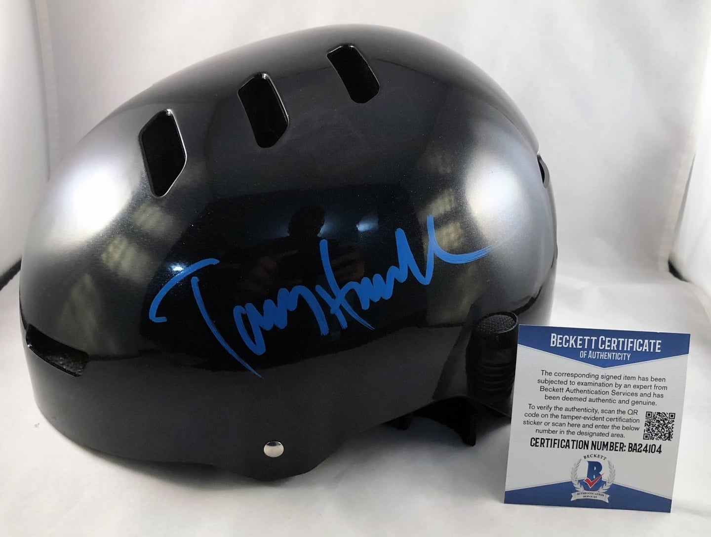 bike helmet tony hawk Yepa T-Shell Pro Tonys preferred matte black colorway with pops of his signature teal color Helmet Bell Tony Hawk Youth