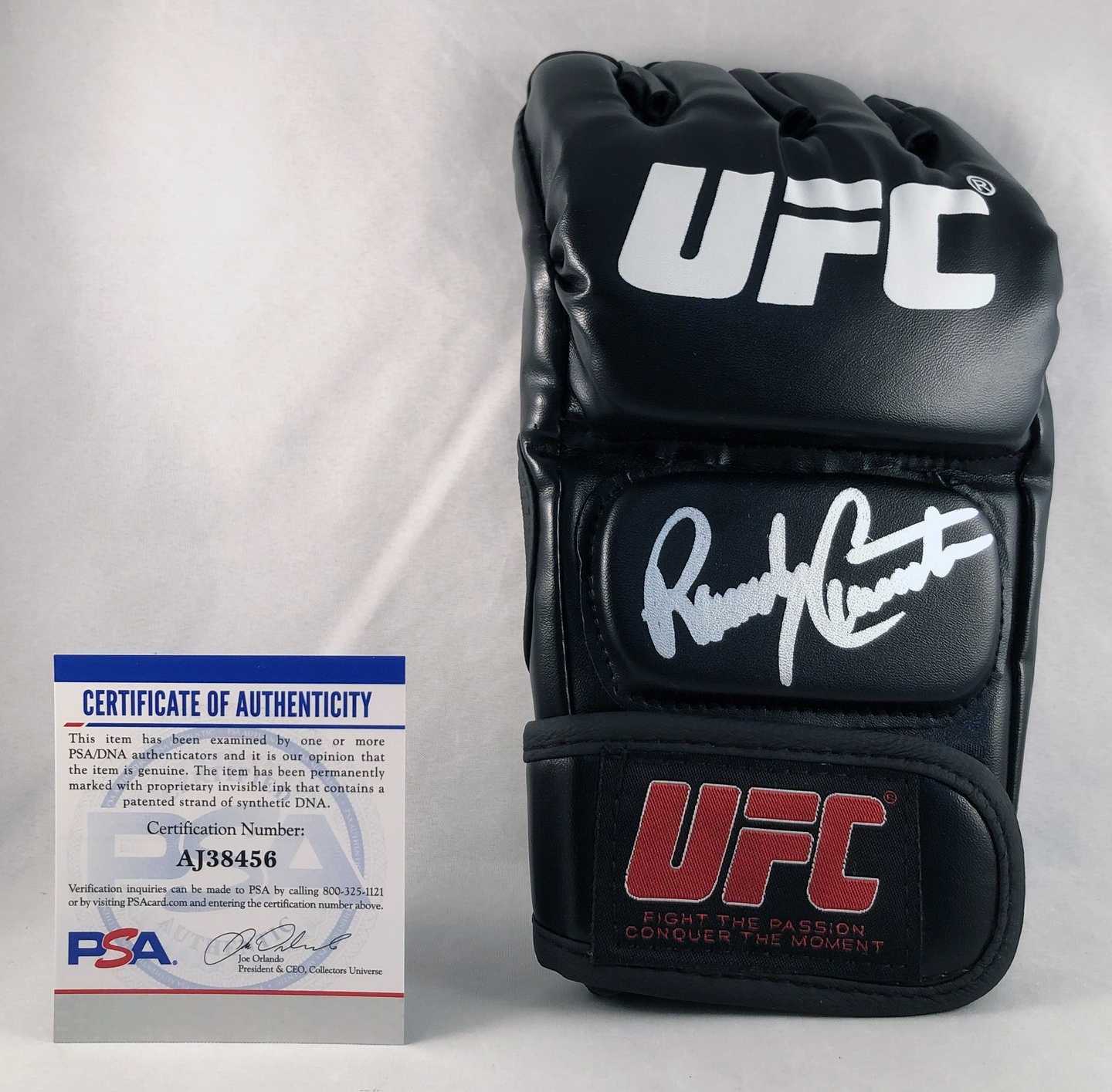 Randy Couture Signed UFC MMA Glove PSA/DNA 2