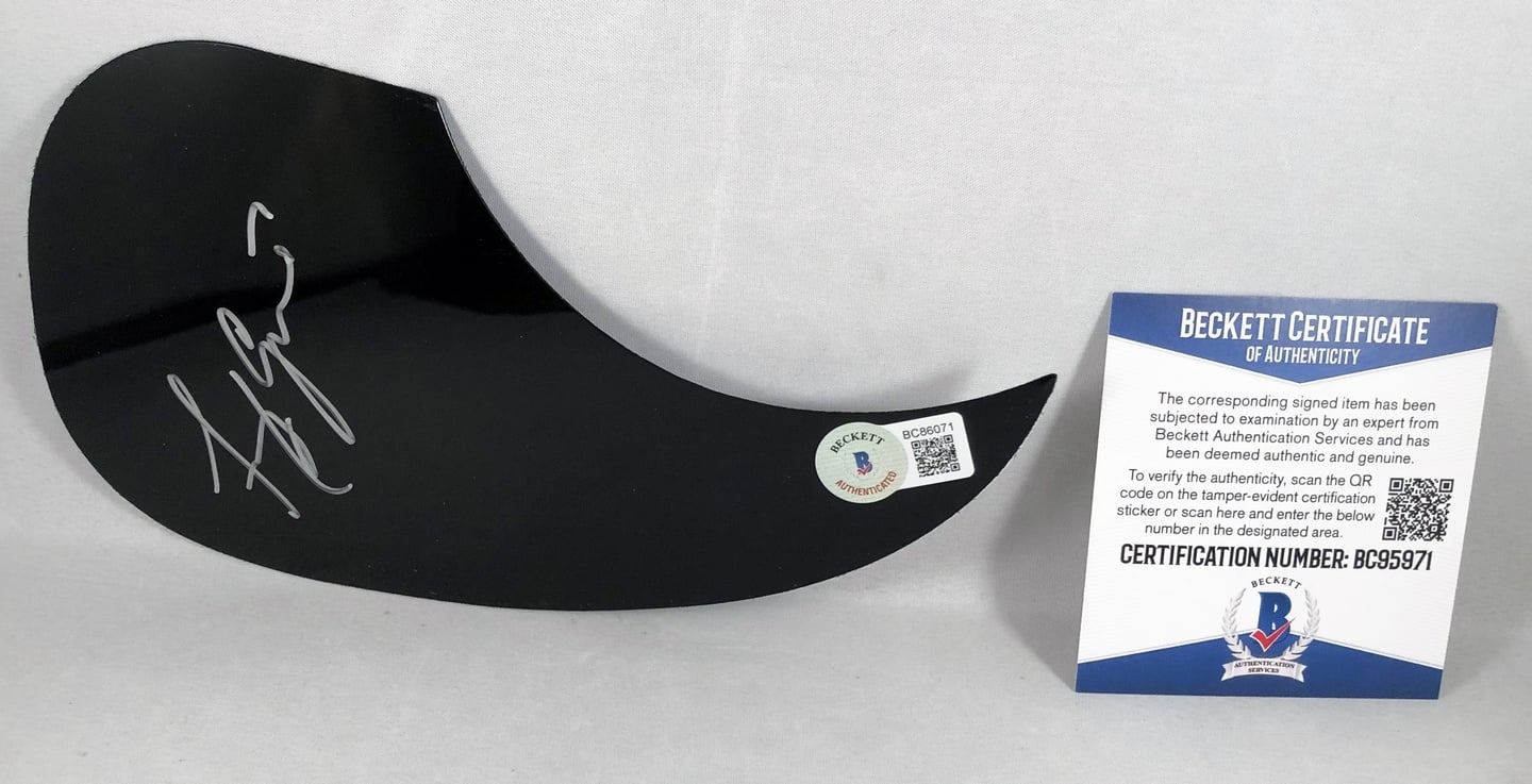 Amy Grant Signed Acoustic PickGuard Beckett BAS 3