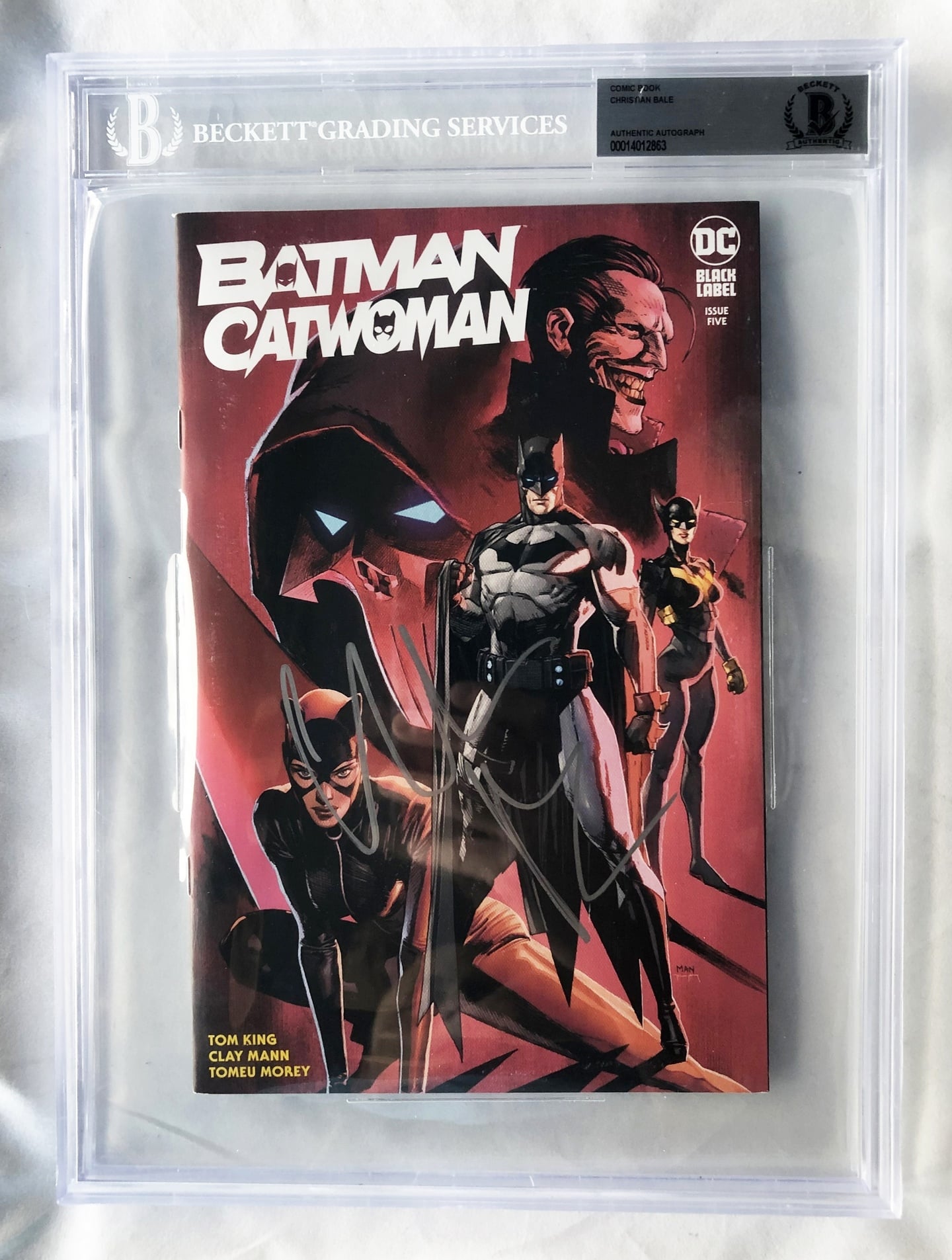 Christian Bale Signed Comic Book Beckett BAS DC Batman 4