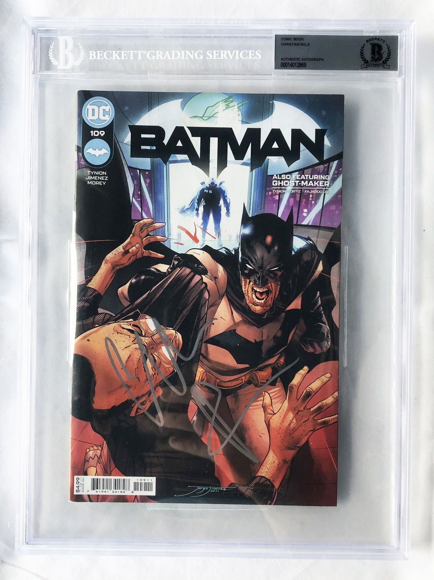 Christian Bale Signed Comic Book Beckett BAS DC Batman 6