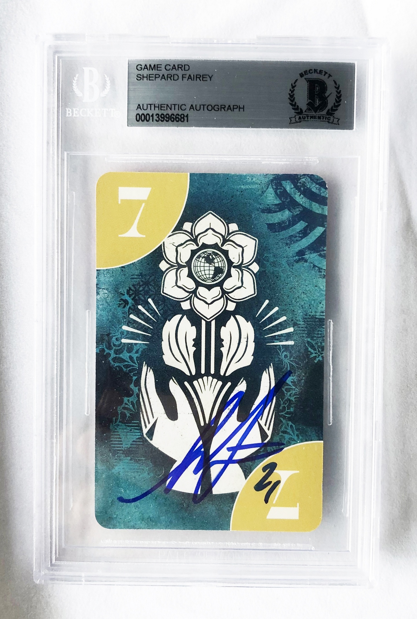 Shepard Fairey Signed Card Uno Limited Edition Beckett BAS 8