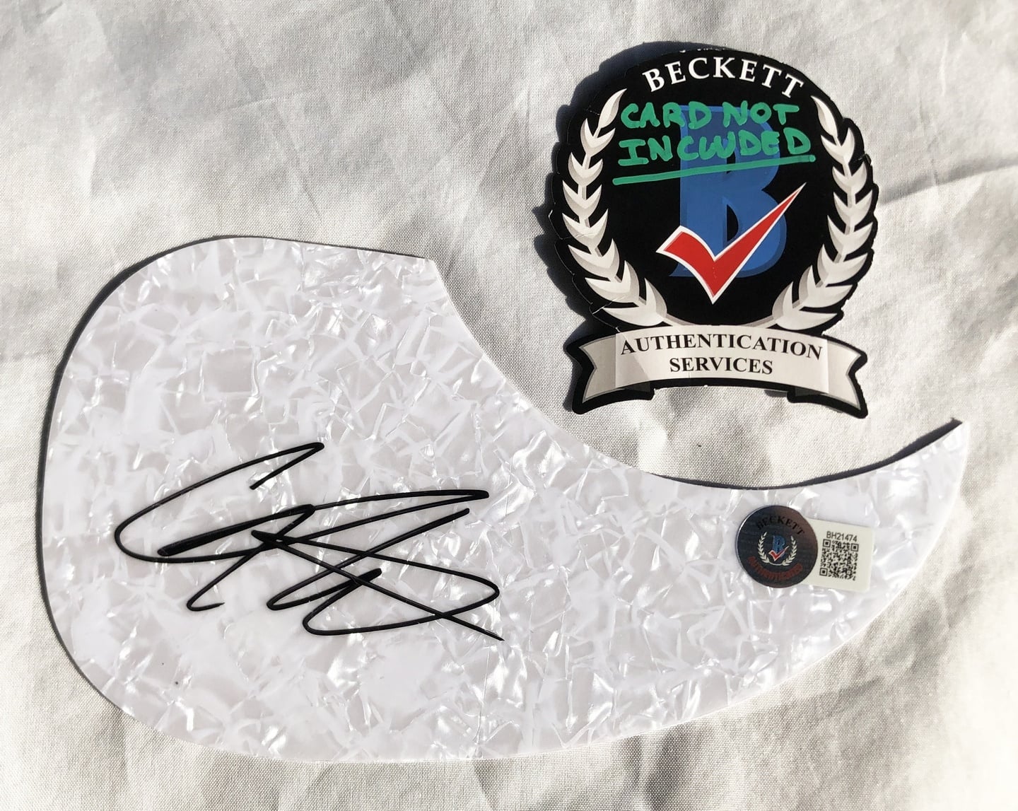 Chris Lane Signed Acoustic Pickguard Beckett BAS