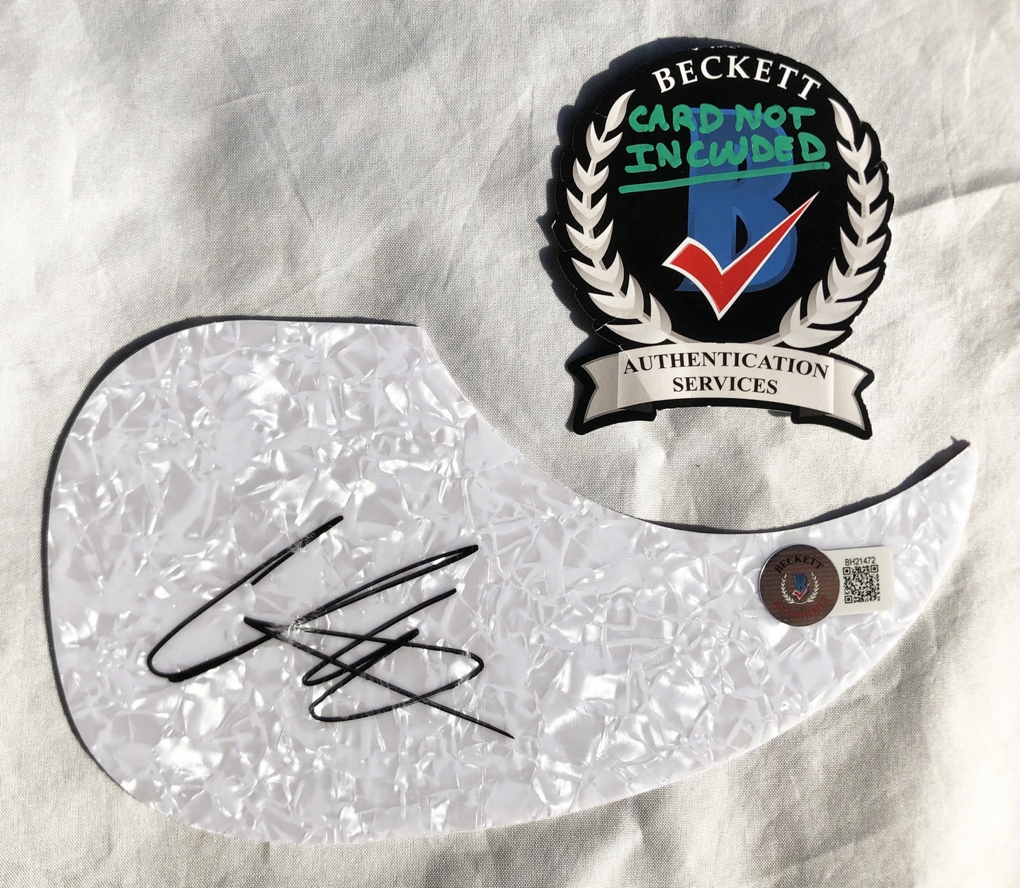 Chris Lane Signed Acoustic Pickguard Beckett BAS 2
