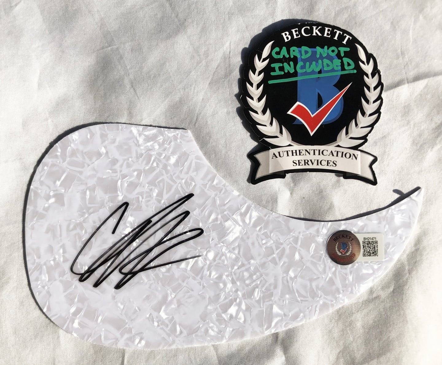Chris Lane Signed Acoustic Pickguard Beckett BAS 3