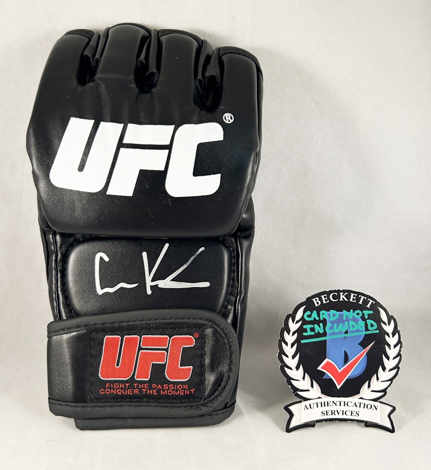 Calvin Kattar Signed UFC Glove Beckett BAS 1