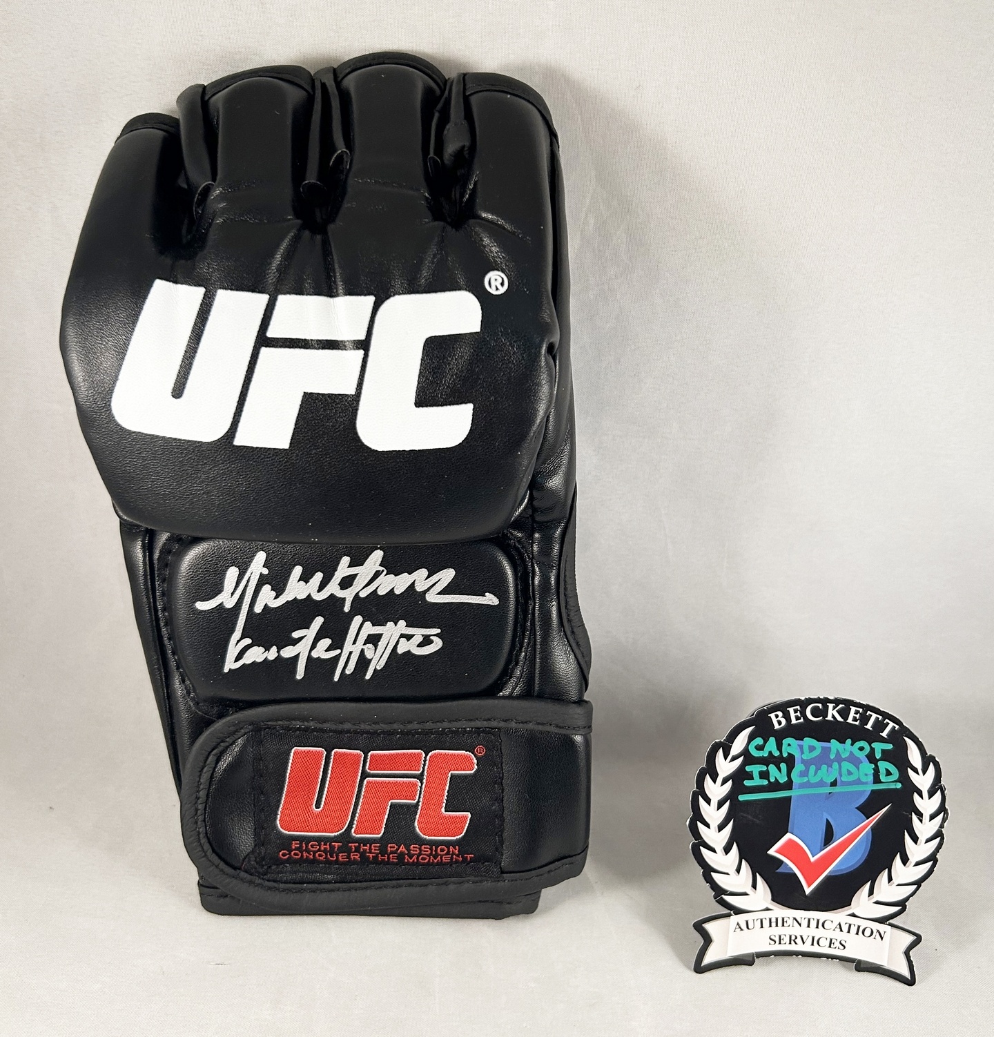 Michelle Waterson Signed UFC Glove Beckett BAS