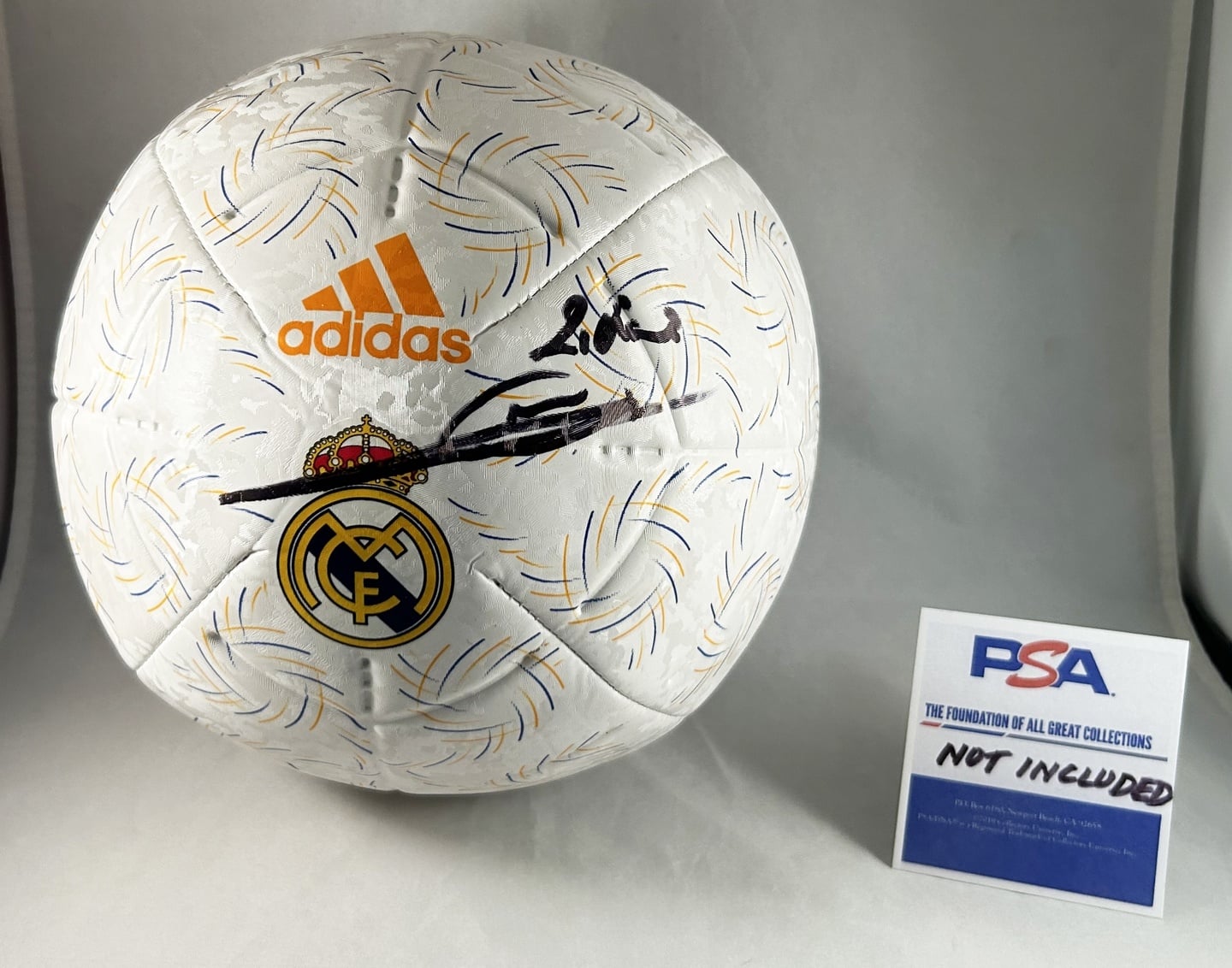 Zinedine Zidane Signed Soccer Ball Real Madrid Futbol PSA/DNA 1