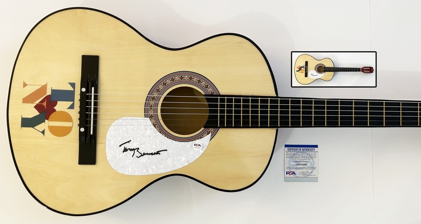 Tony Bennett Signed Guitar PSA/DNA