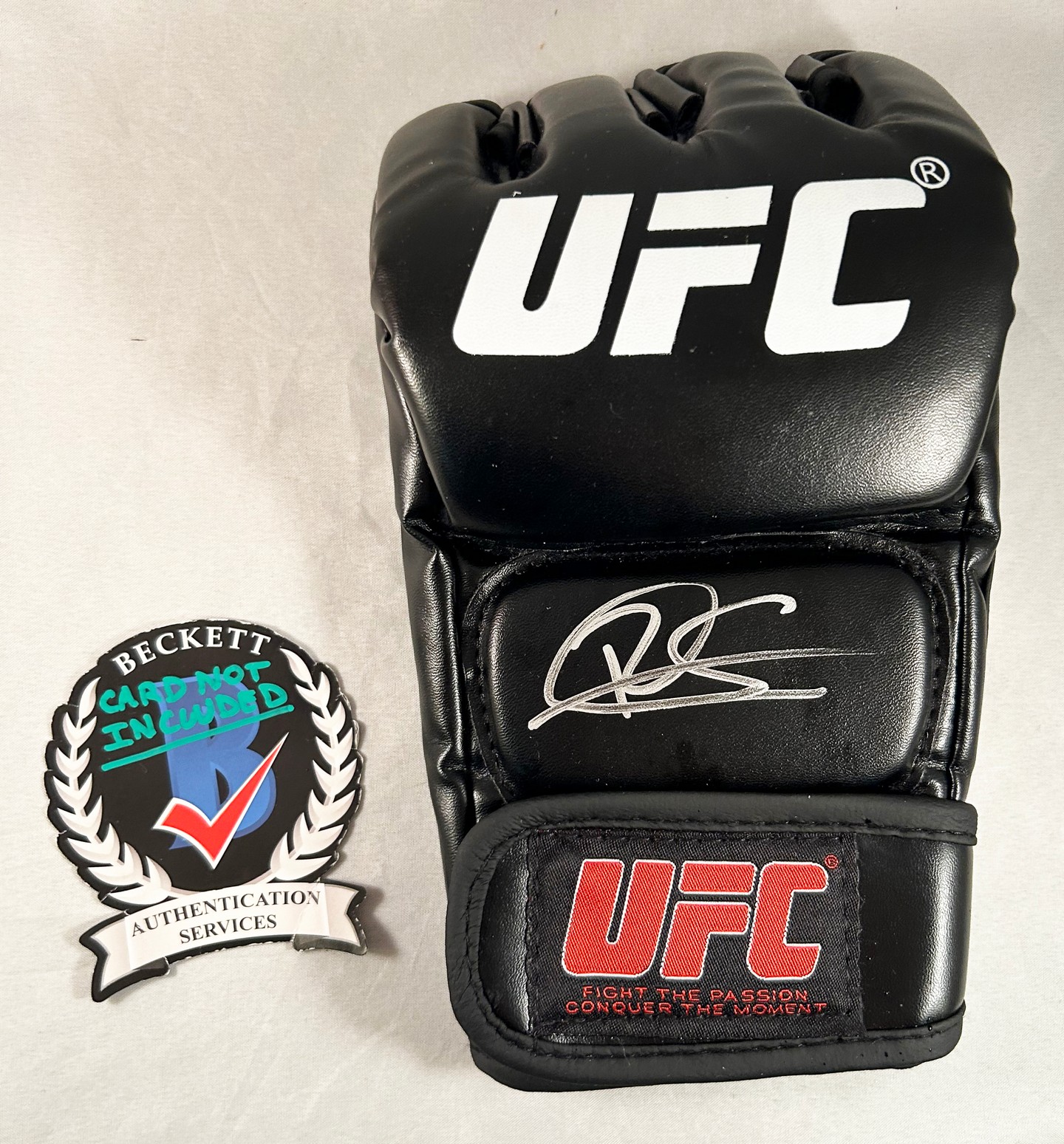Robelis Despaigne Signed UFC Glove MMA Big Boy Beckett BAS
