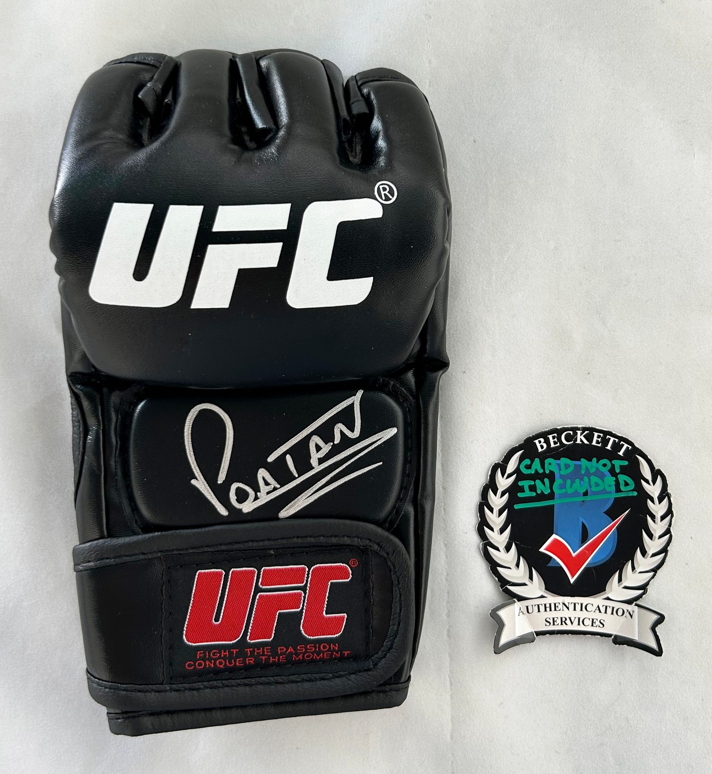 Alex Pereira Signed UFC Glove MMA Poatan Beckett BAS