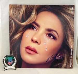 Shakira Signed Vinyl LP Album Las Mujeres Ya No Lloran Beckett BAS