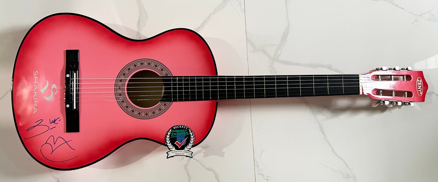 Shakira Signed Guitar Beckett BAS