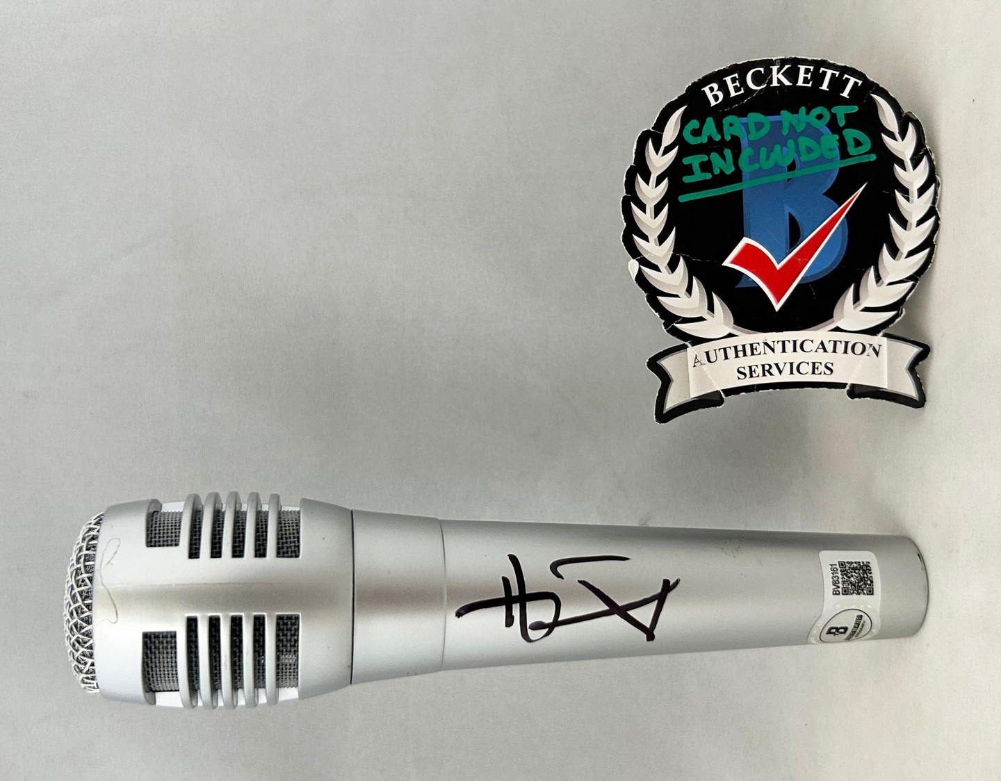 Hardy Signed Microphone Beckett BAS