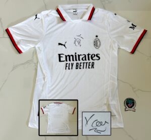 Christian Vieri Signed Jersey AC Milan Beckett BAS