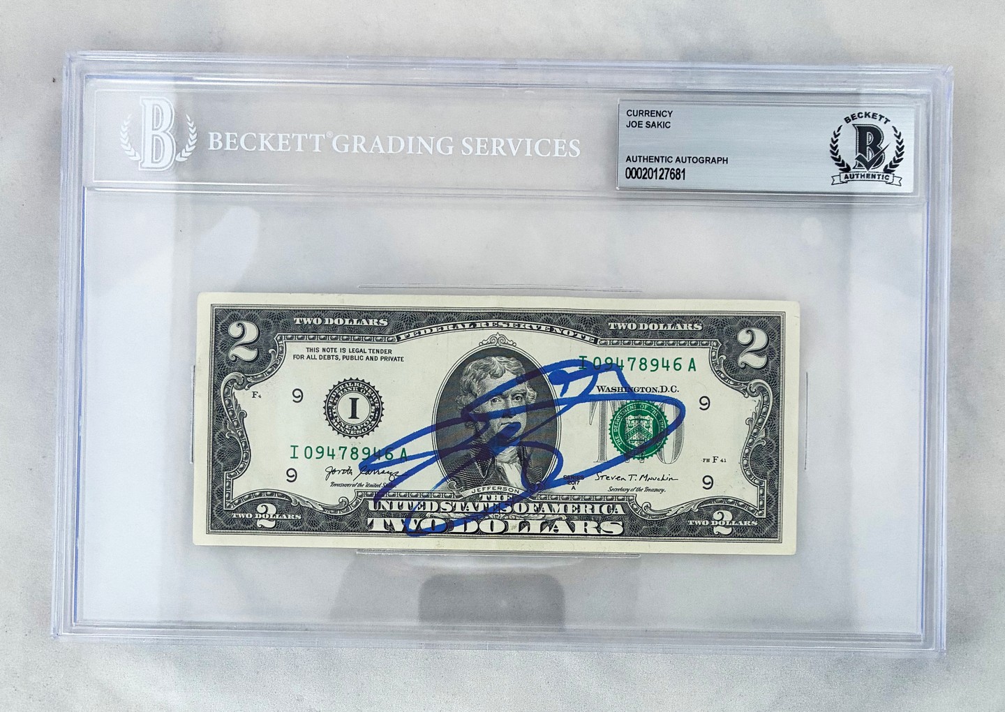 Joe Sakic Signed $2 Bill US Currency Colorado Avalanche Beckett BAS