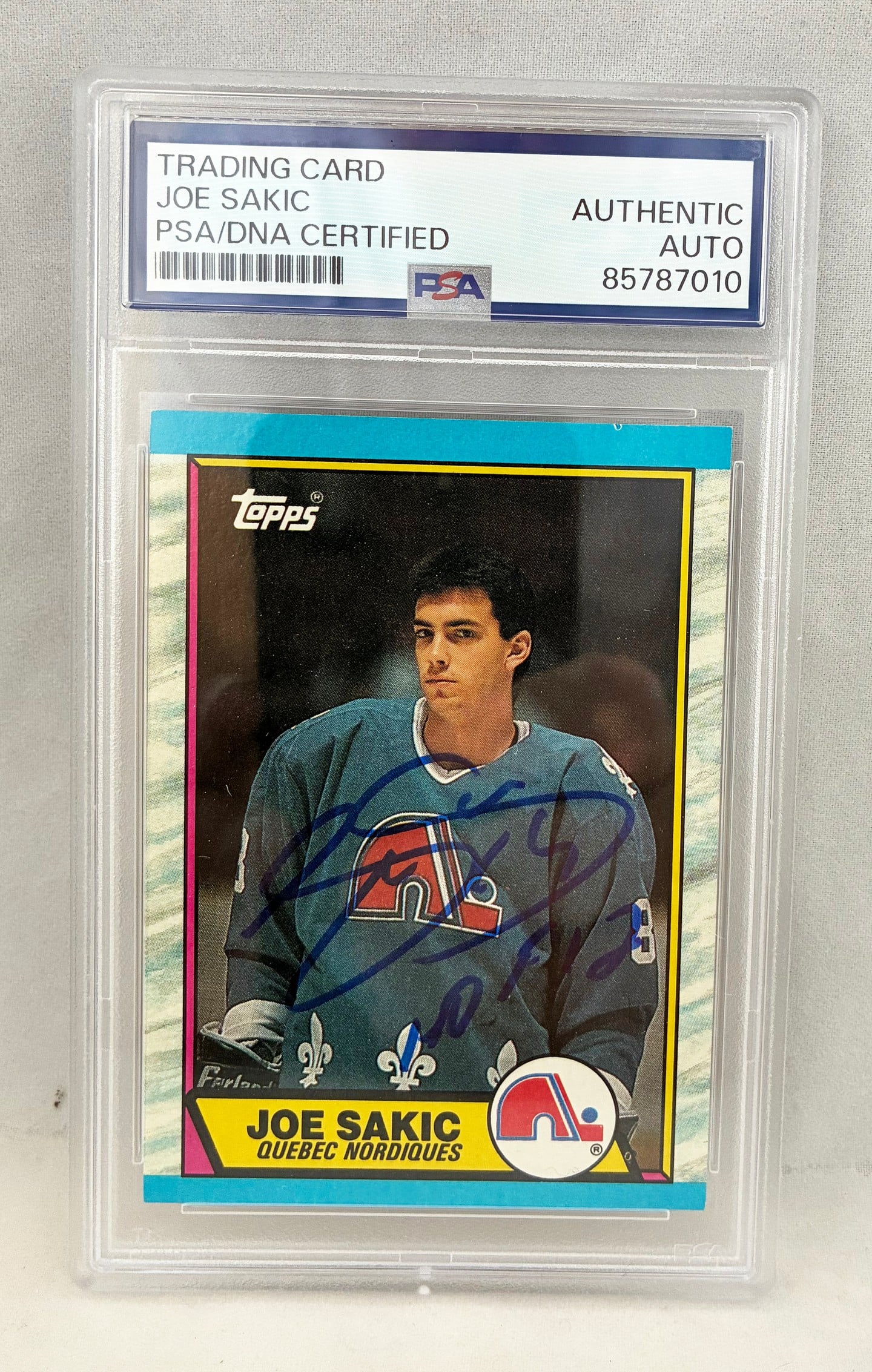 Joe Sakic Signed Rookie Card 1989 Topps #113 PSA/DNA