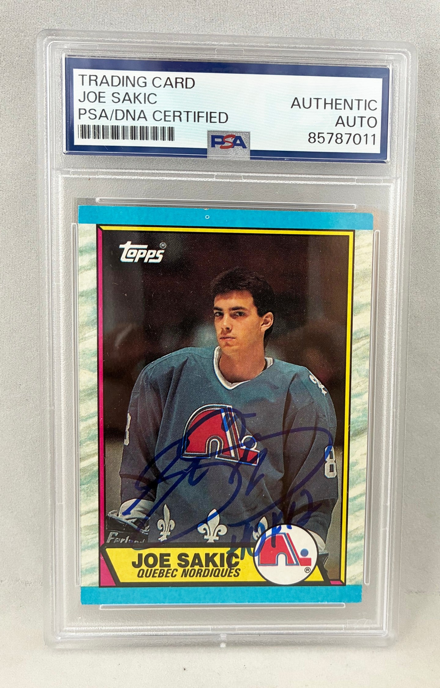 Joe Sakic Signed Rookie Card 1989 Topps #113 PSA/DNA 1