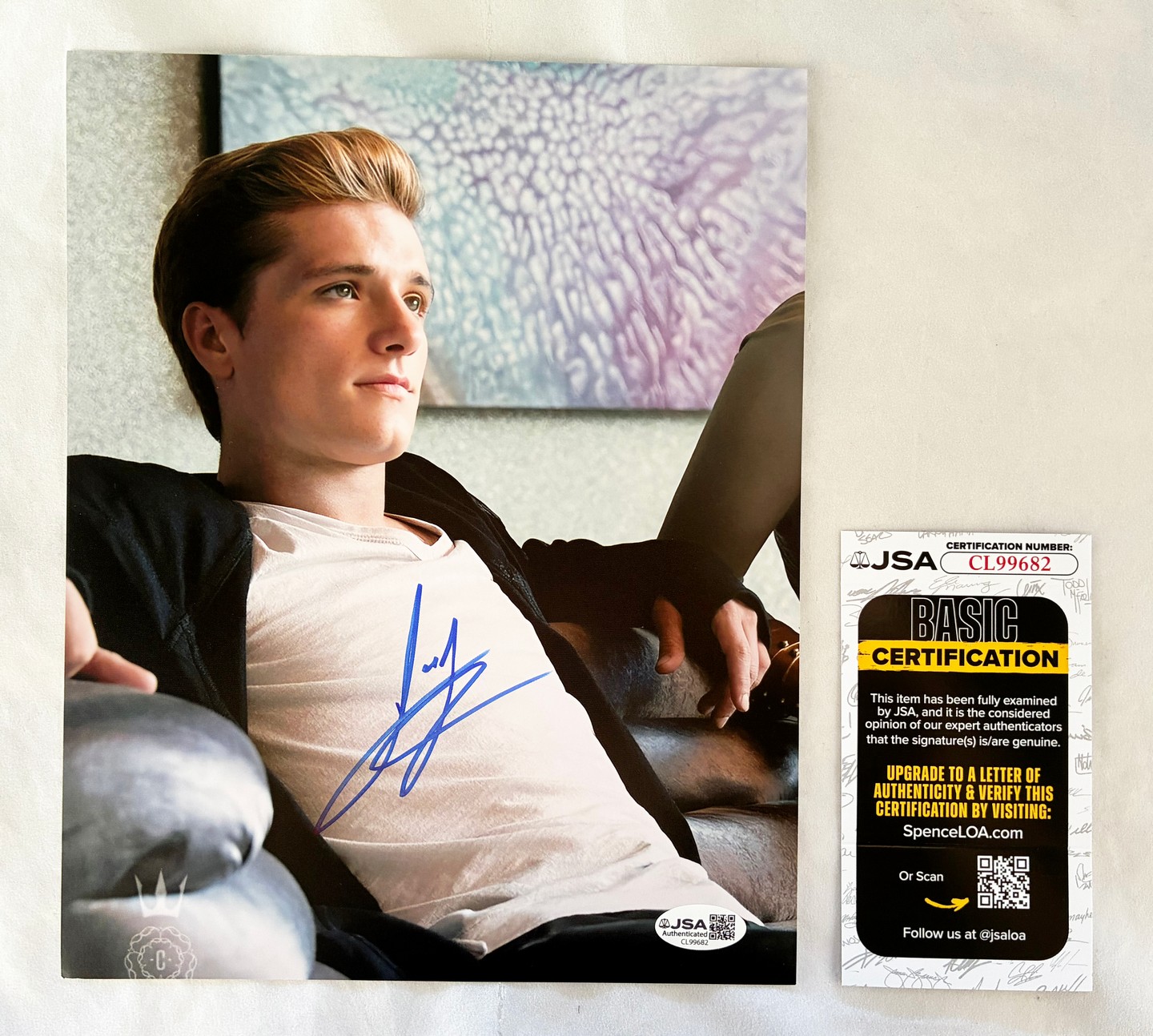 Josh Hutcherson Signed 8x10 Photo JSA 16
