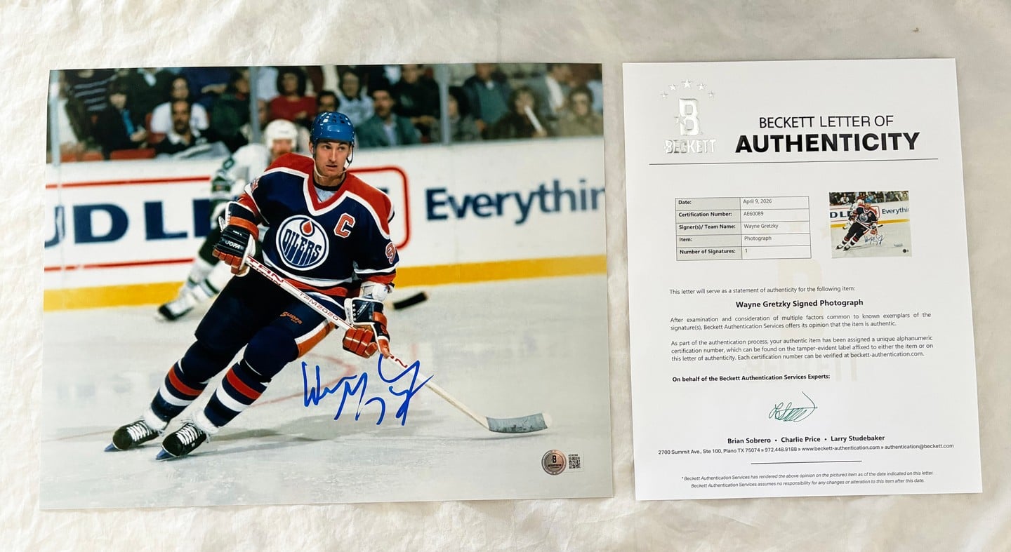 Wayne Gretzky Signed 11x14 Photo Edmonton Oilers Beckett BAS 1