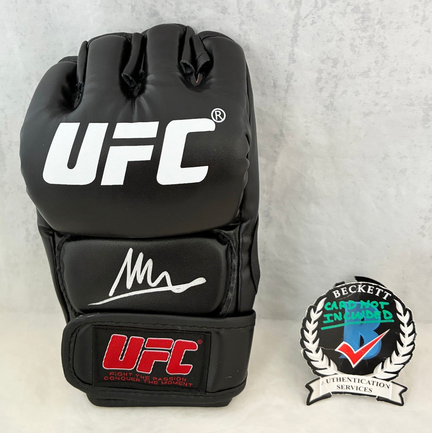Movsar Evloev Signed UFC Glove Beckett BAS 1