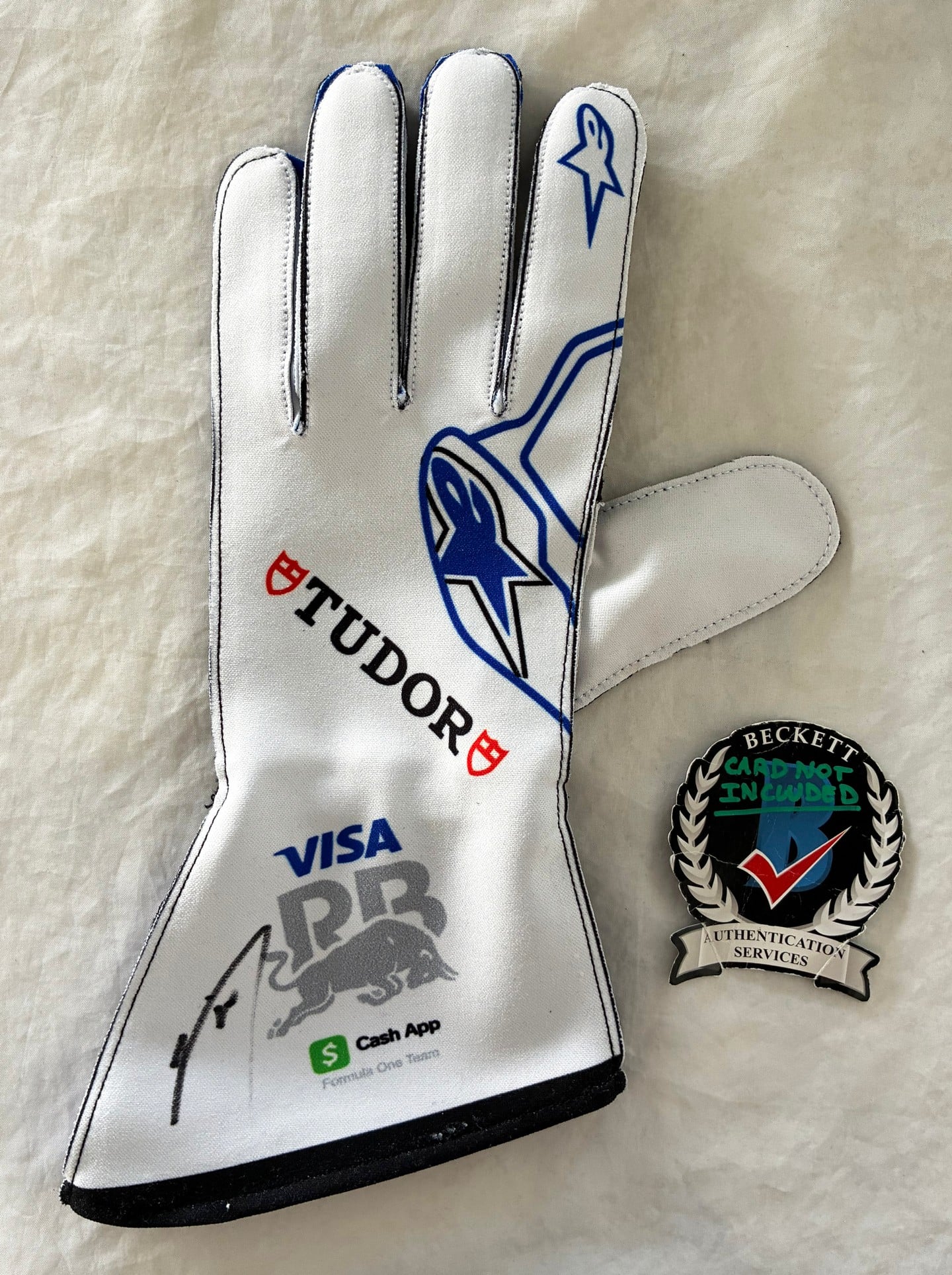 Yuki Tsunoda Signed Racing Glove Visa Cash App Racing Bulls Formula 1 F1 Beckett BAS