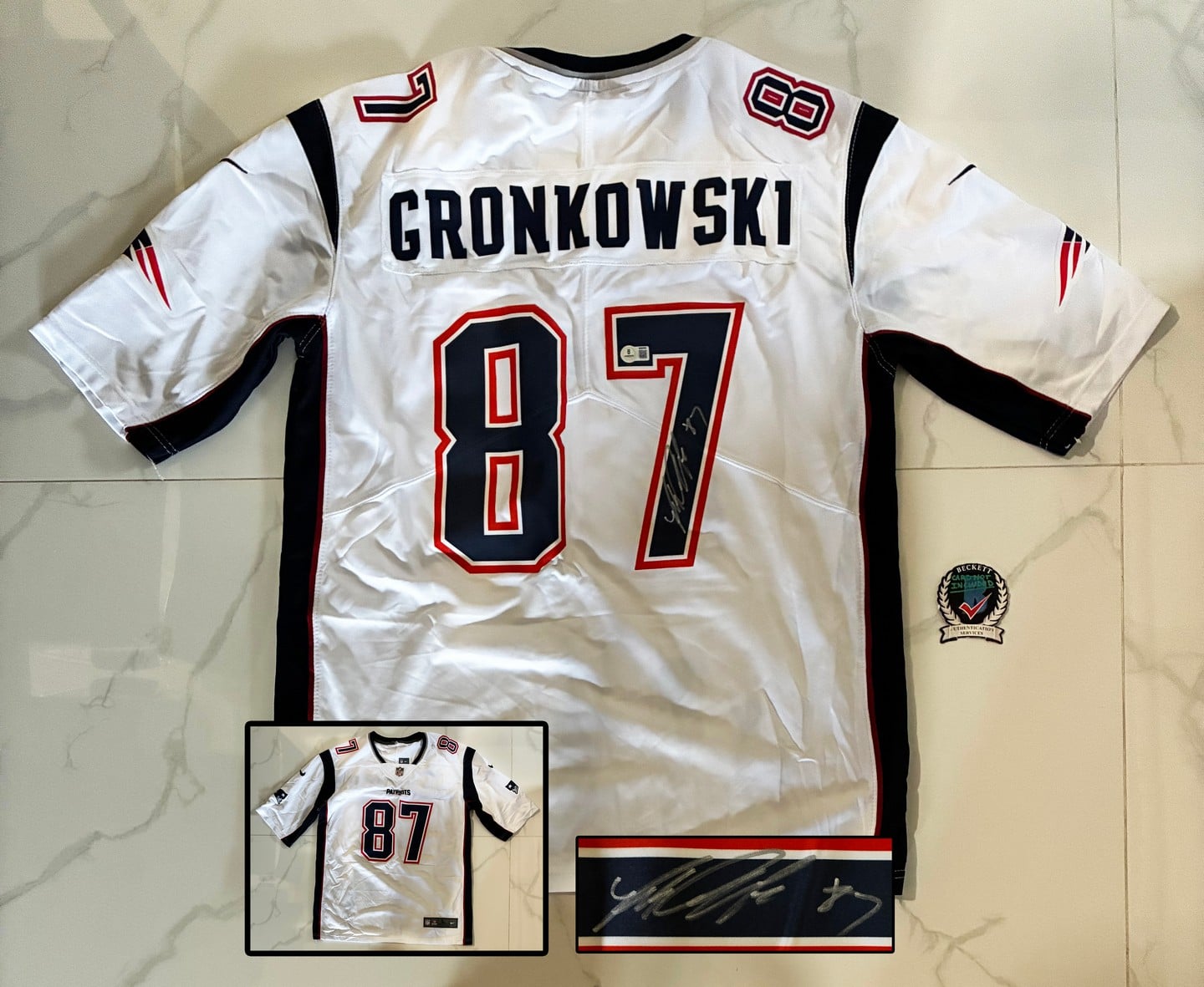 Rob Gronkowski Signed Jersey New England Patriots Beckett BAS 1