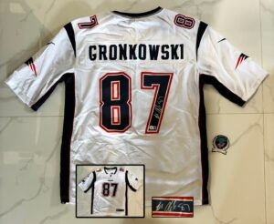 Rob Gronkowski Signed Jersey New England Patriots Beckett BAS 2