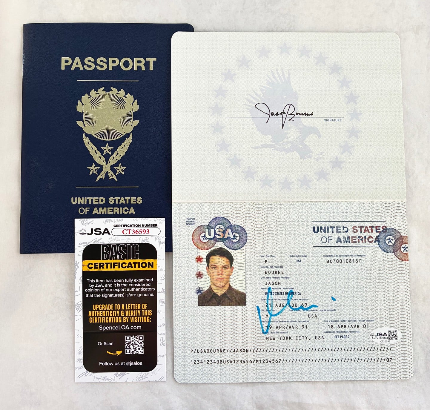 Matt Damon Signed Passport The Bourne Identity JSA