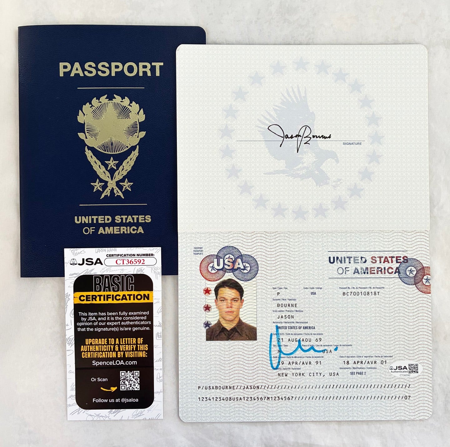 Matt Damon Signed Passport The Bourne Identity JSA 2